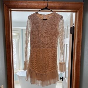 Chic Long Sleeve Lace Dress in Cream